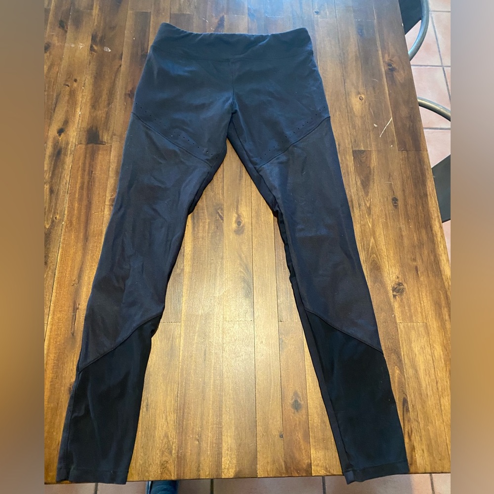 Athletic leggings